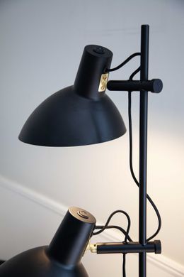 Metropole 2-arm Stehlampe, Schwarz